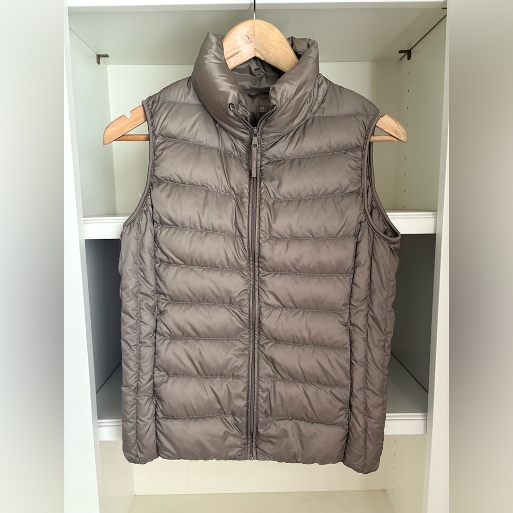 UNIQLO Ultra Light Down Vest Brown Quilted Size Puffer Packable